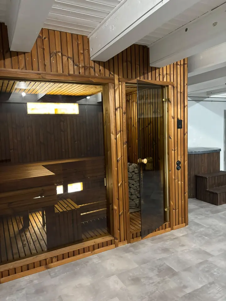 Sauna com porta de vidro