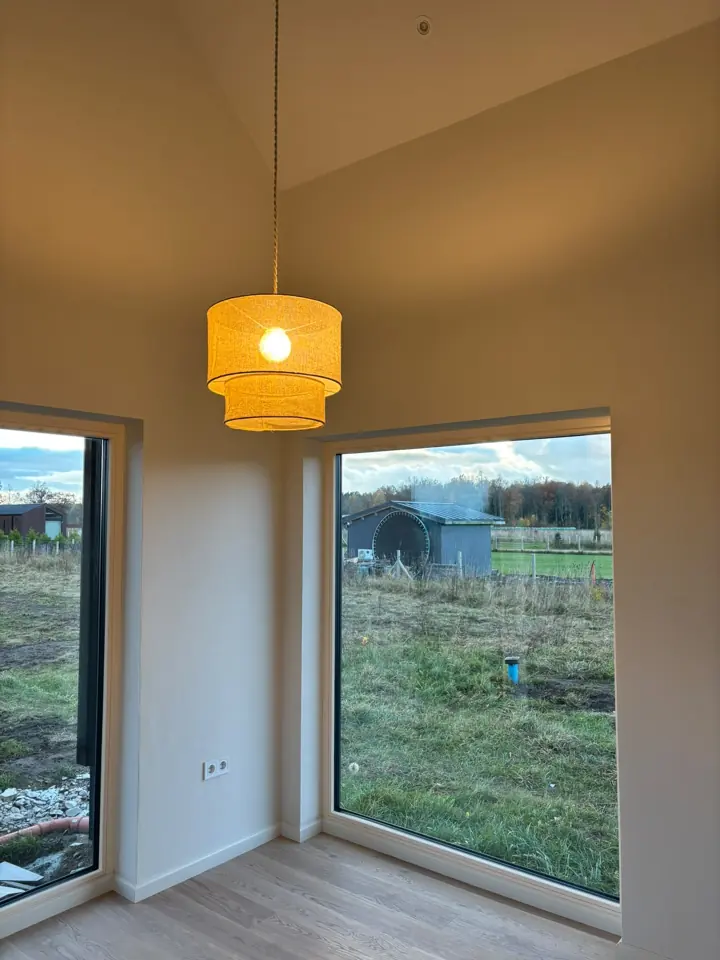 Quarto com janelas de canto